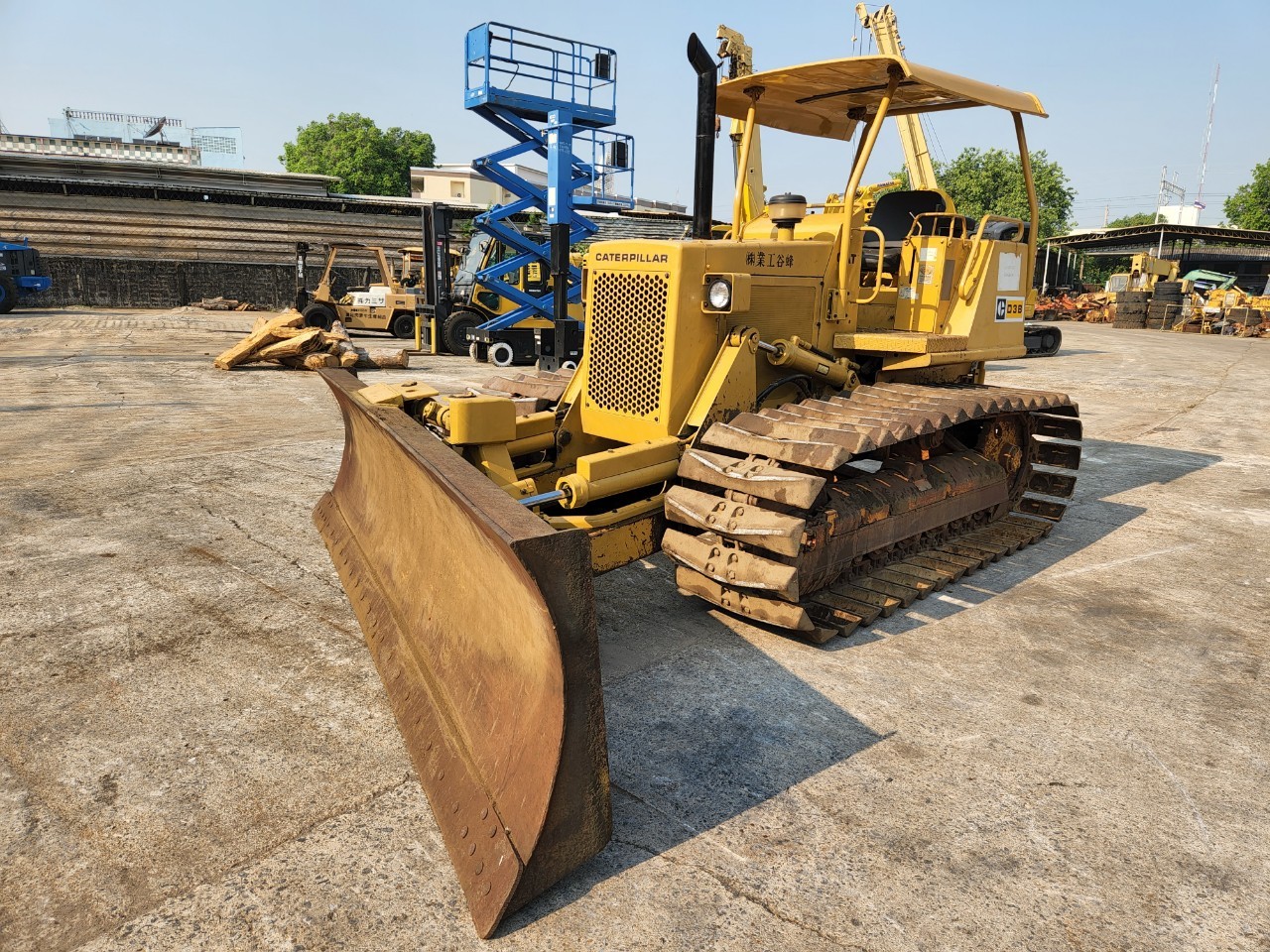 รถแทรคเตอร์ CAT D3B ใช้งานมาน้อย สอบถามเพิ่มเติมที่คุณชัญญา 0658844400, www.nmc99.com รถแทรคเตอร์ CAT D3B ใช้งานมาน้อย สอบถามเพิ่มเติมที่คุณชัญญา 0658844400, www.nmc99.com