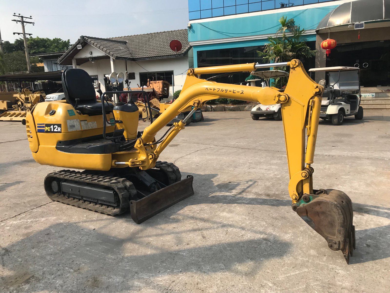 รถขุดมือสอง KOMATSU PC12R-8 นำเข้าจากญี่ปุ่น ใช้งานมาน้อย รถสวยมาก รถขุดมือสอง KOMATSU PC12R-8 นำเข้าจากญี่ปุ่น ใช้งานมาน้อย รถสวยมาก