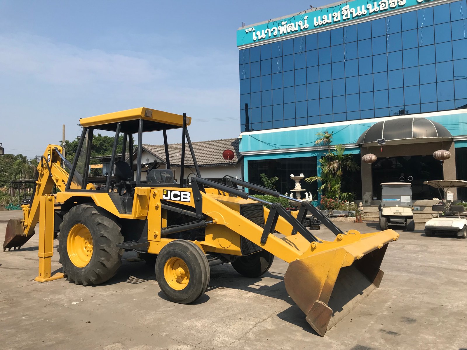 รถตักหน้าขุดหลัง JCB 3CX พร้อมใช้งาน สอบถามที่คุณครีม 0658844400