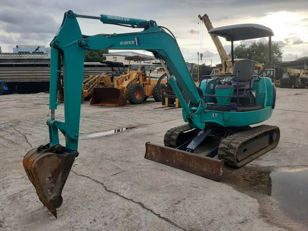 รถขุด KOMATSU PC27R-8 พร้อมใช้งาน ไม่เคยใช้งานในไทย นำเข้าจากญี่ปุ่น คันนี้เท่ากับ PC30