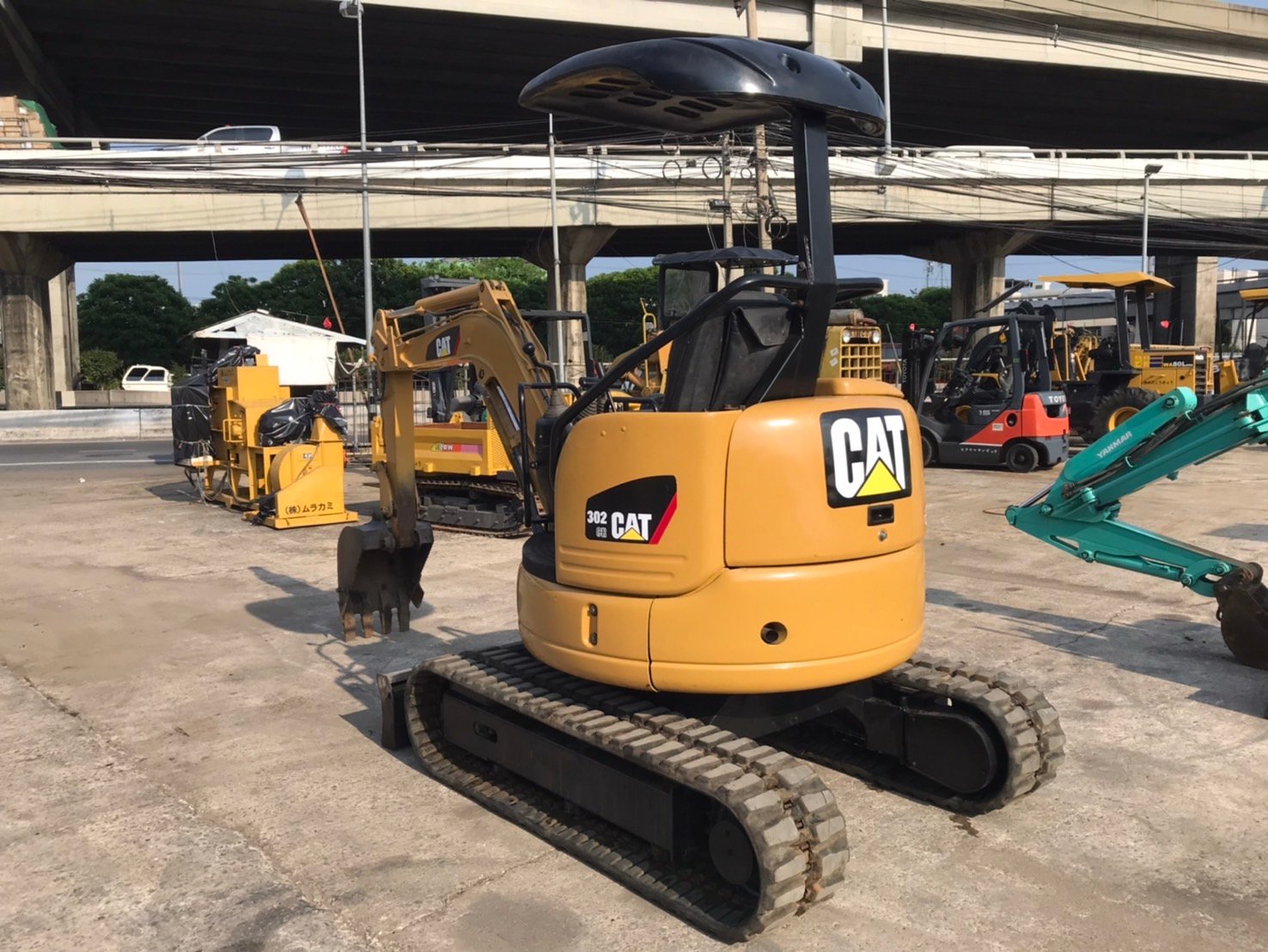รถขุด CAT 302CR ใช้งานมาน้อย สอบถามที่คุณครีม 0658844400
