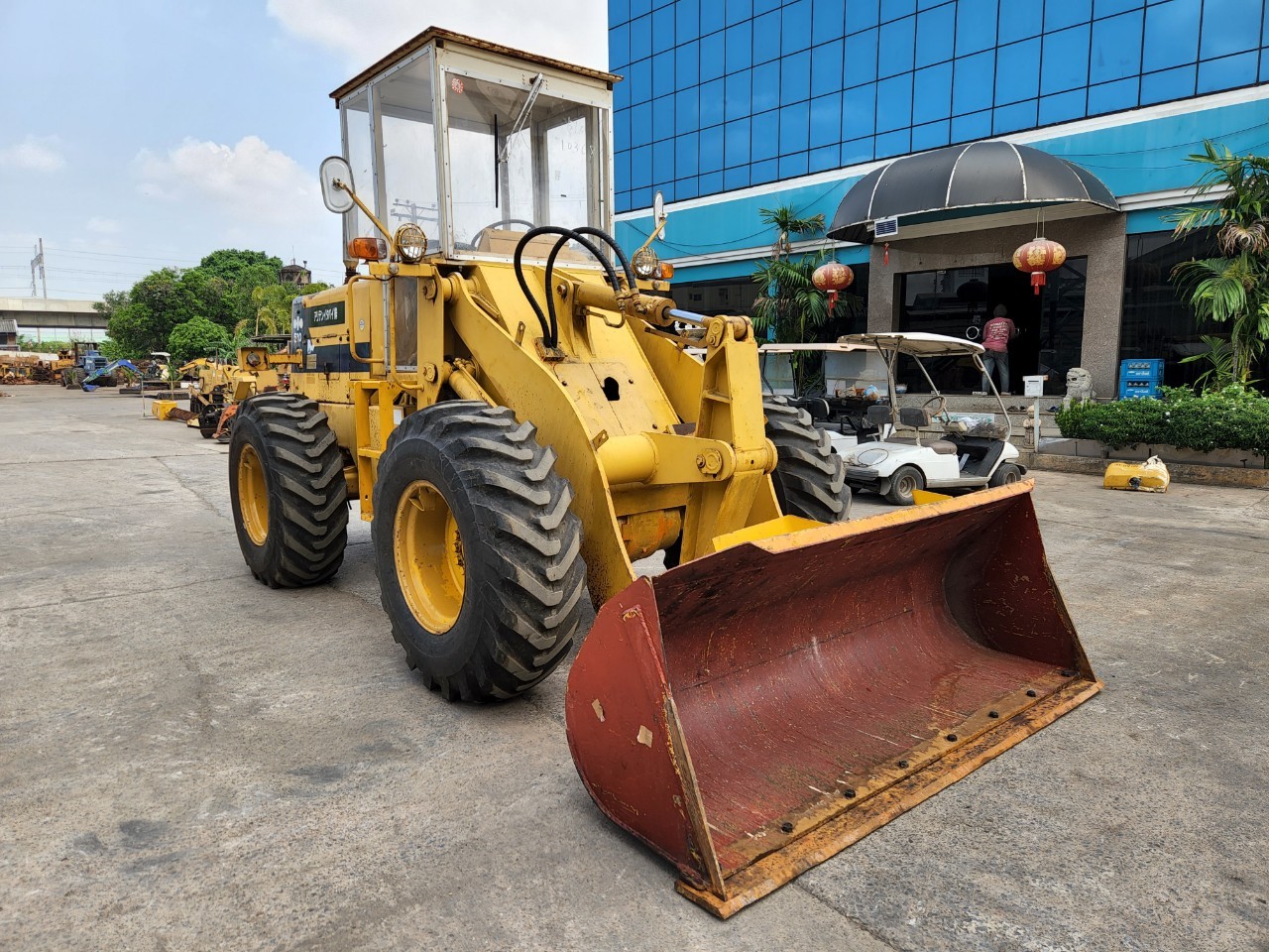 รถตักมือสอง KOMATSU  510  นําเข้าจาก ญี่ปุ่นสภาพพร้อมใช้งาน