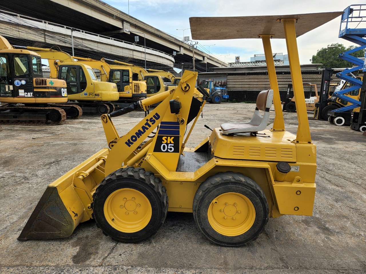 รถตัก ขนาดเล็ก KOMATSU SK05-2  มาใหม่พร้อมใช้งาน สอบถามเพิ่มเติมที่คุณชัญญา 0658844400, www.nmc99.com