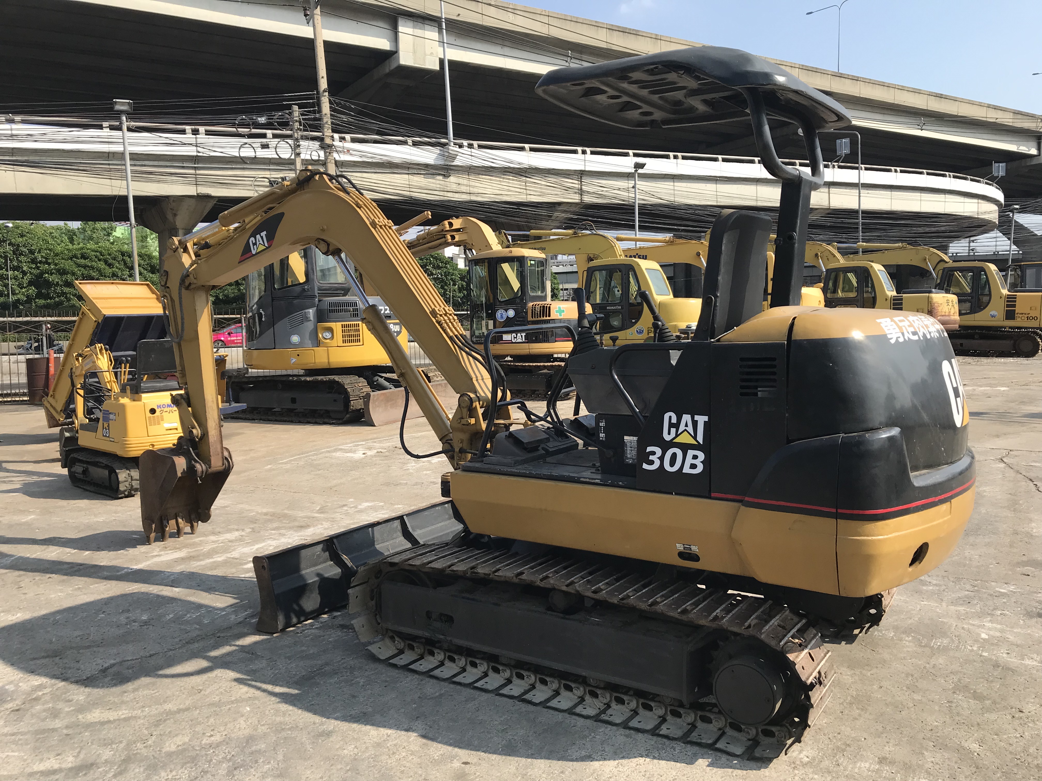 รถขุด CAT-MITSU 30B ขนาดเท่า PC30 ปั๊มนิ้วคอนโทรลน้ำมัน สอบถามเพิ่มเติมที่คุณชัญญา 0658844400, www.nmc99.com