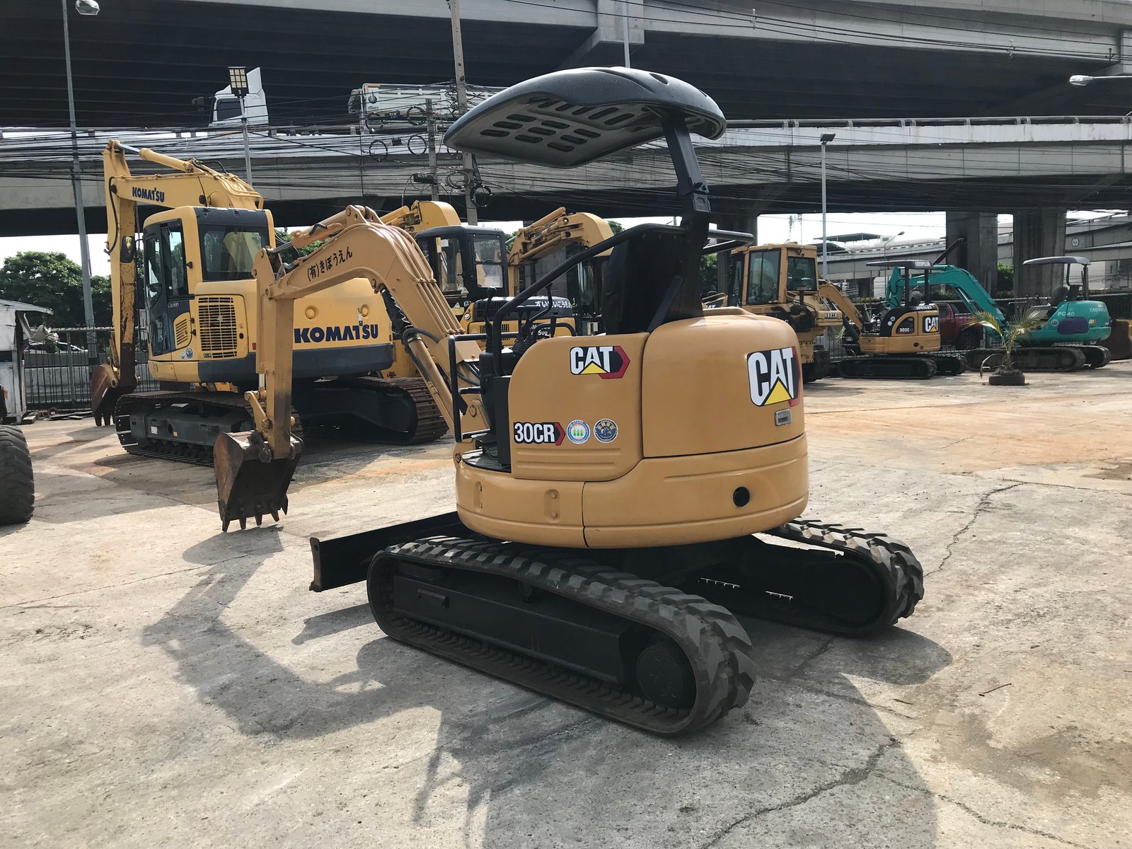 รถขุด CAT 30CR ใช้งานมาน้อย สอบถามที่คุณครีม 0658844400