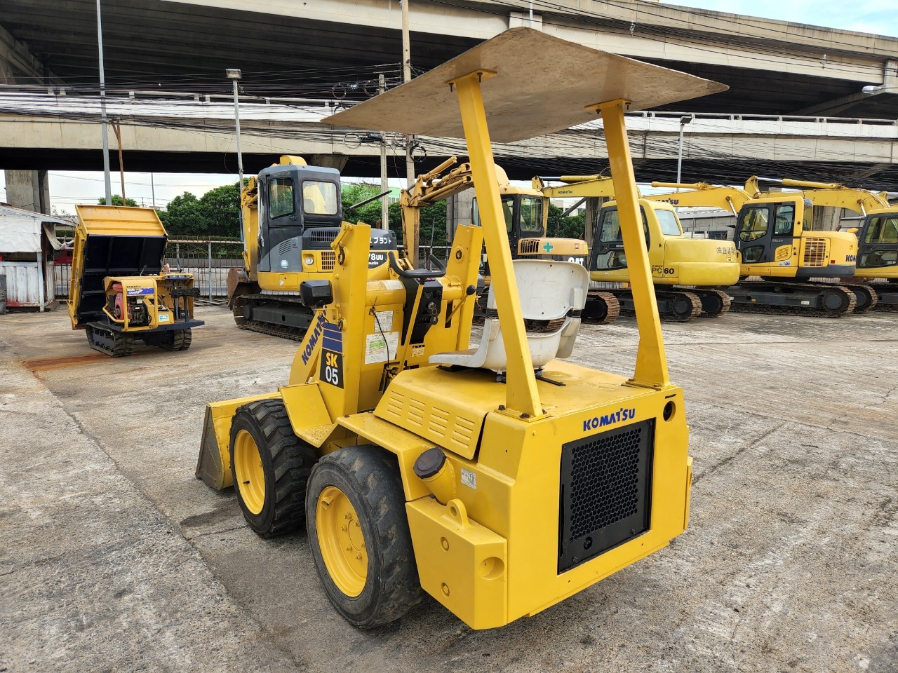 รถตัก ขนาดเล็ก KOMATSU SK05-2  มาใหม่พร้อมใช้งาน สอบถามเพิ่มเติมที่คุณชัญญา 0658844400, www.nmc99.com