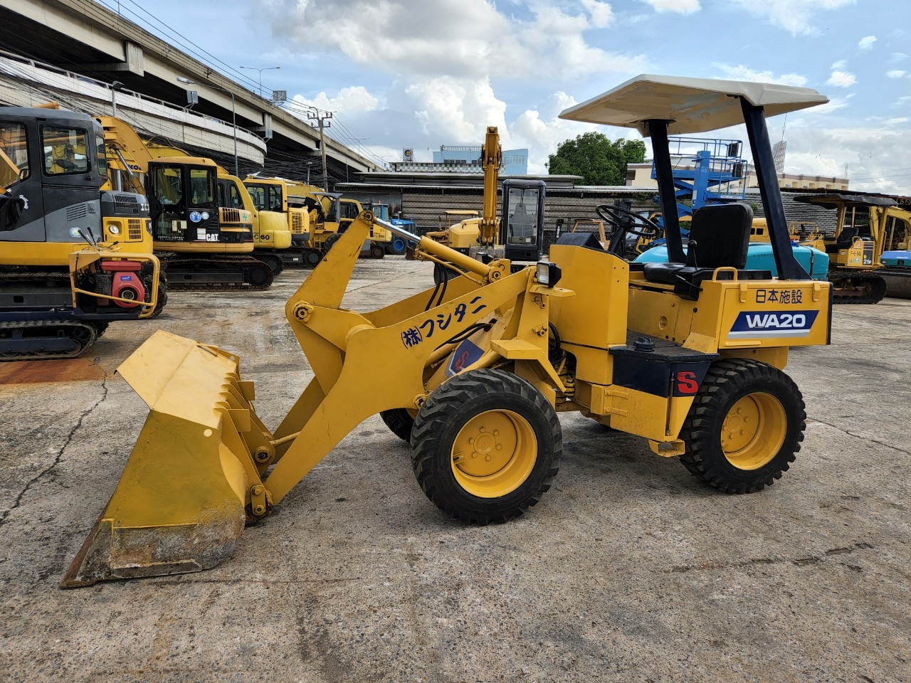 รถตัก KOMATSU WA20-1 พร้อมใช้งาน นำเข้าจากญี่ปุ่นใช้งานมาน้อย รถสวยมาก รถตัก KOMATSU WA20-1 พร้อมใช้งาน นำเข้าจากญี่ปุ่นใช้งานมาน้อย รถสวยมาก