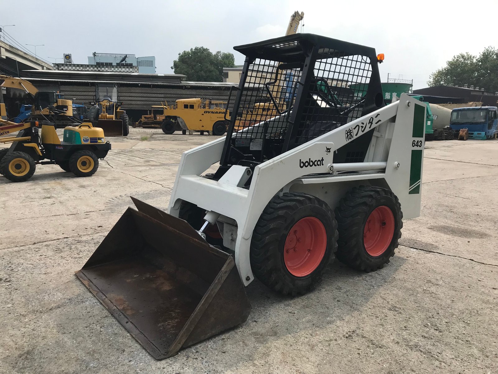 รถตักมือสอง BOBCAT 643 รถนำเข้าจากญี่ปุ่นใช้งานมาน้อย ไม่เคยใช้งานในไทย