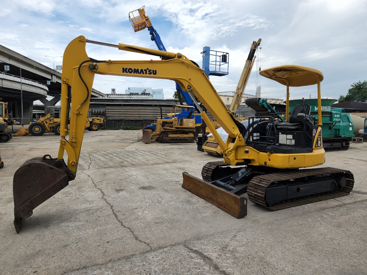 รถขุดมือสอง KOMATSU PC55MR-3 รถมาใหม่ใช้งานมาน้อย นำเข้าจากญี่ปุ่น รถขุดมือสอง KOMATSU PC55MR-3 รถมาใหม่ใช้งานมาน้อย นำเข้าจากญี่ปุ่น