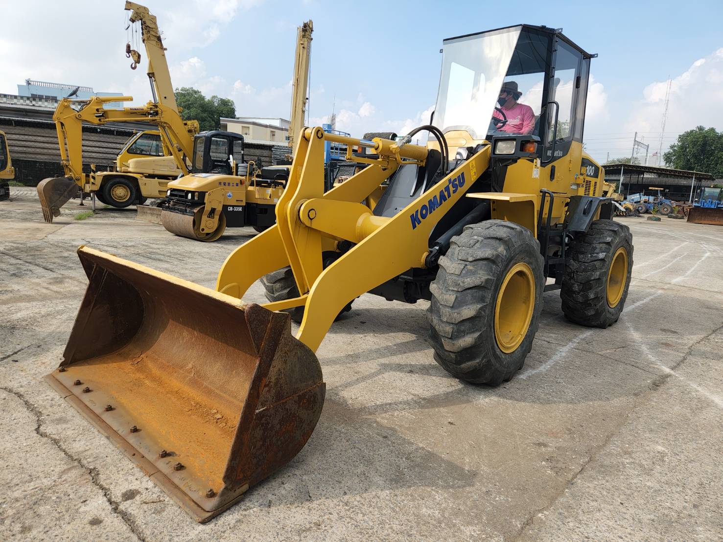 รถตัก KOMATSU WA100-7 คันนี้แขนยาว นำเข้าจากญี่ปุ่น ไม่เคยใช้ในไทย ใช้งานมาน้อย รถตัก KOMATSU WA100-7 คันนี้แขนยาว นำเข้าจากญี่ปุ่น ไม่เคยใช้ในไทย ใช้งานมาน้อย