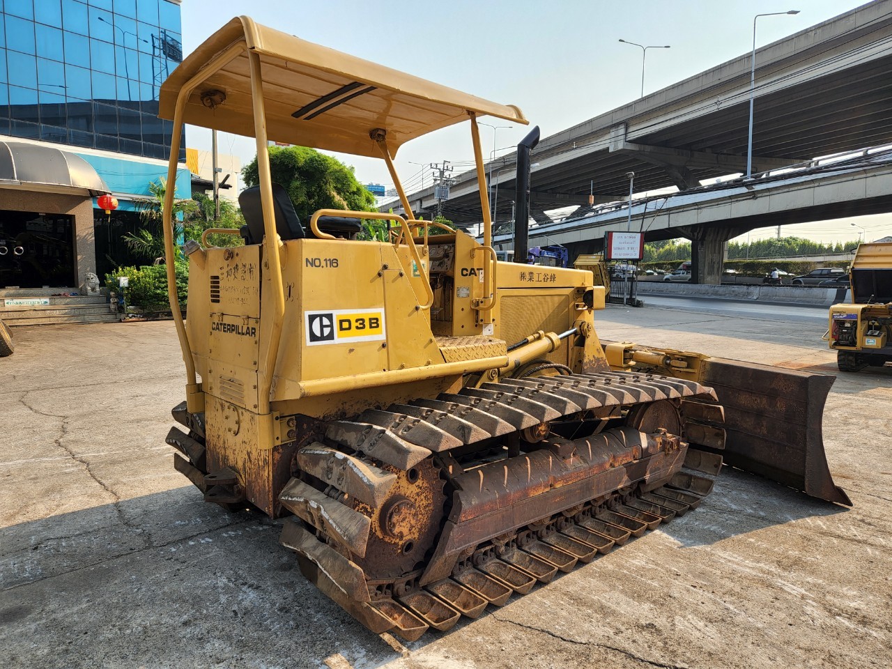 รถแทรคเตอร์ CAT D3B ใช้งานมาน้อย สอบถามเพิ่มเติมที่คุณชัญญา 0658844400, www.nmc99.com รถแทรคเตอร์ CAT D3B ใช้งานมาน้อย สอบถามเพิ่มเติมที่คุณชัญญา 0658844400, www.nmc99.com