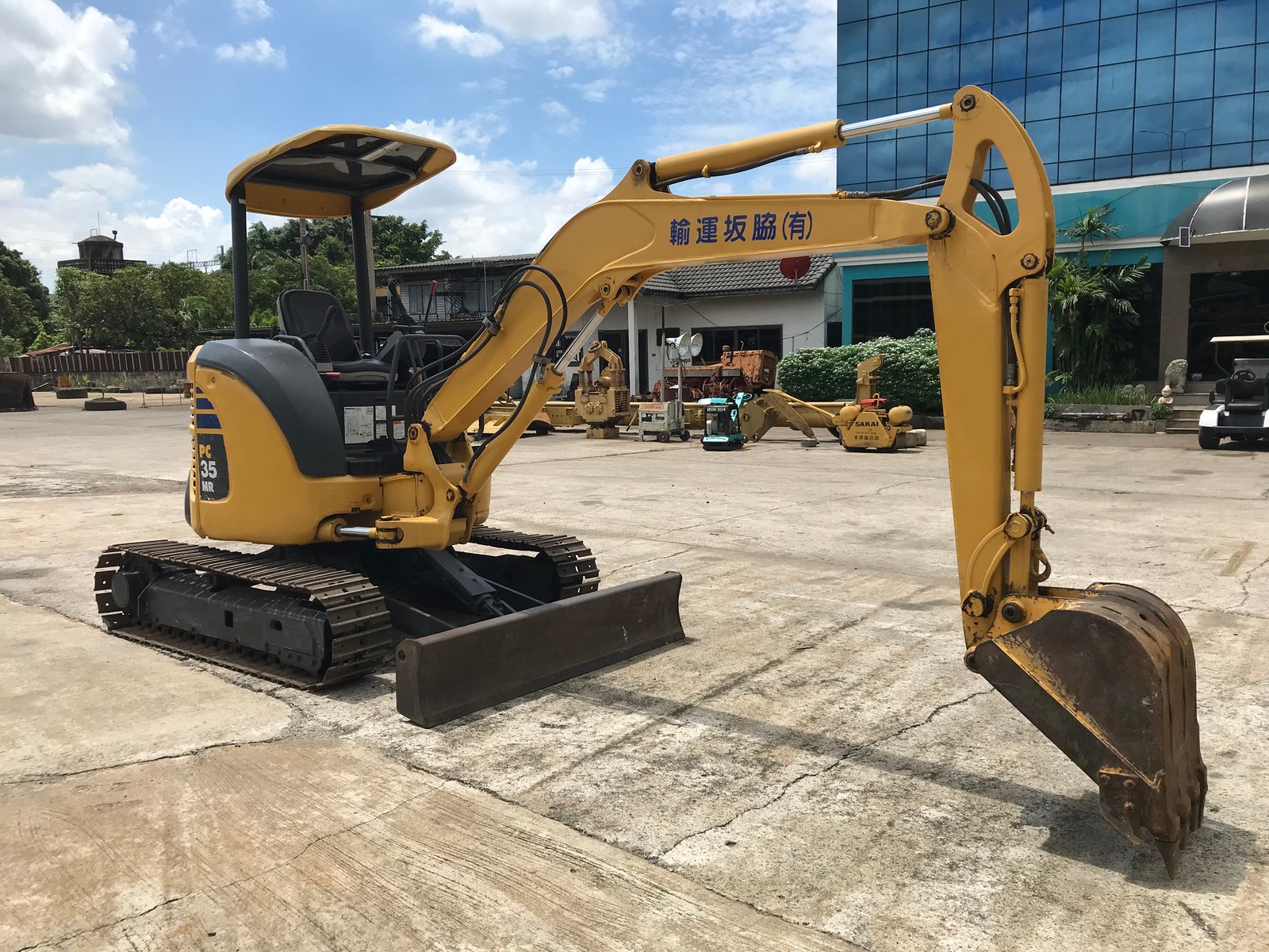 รถขุดมือสอง KOMATSU PC35MR-2 รถนำเข้าจากญี่ปุ่นใช้งานมาน้อย พร้อมใช้งาน