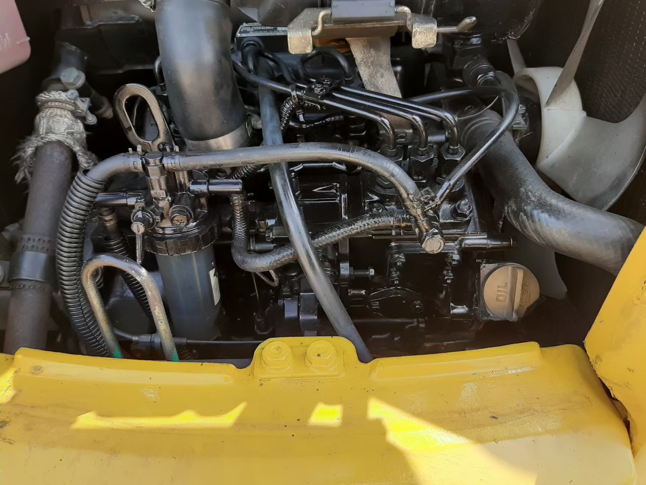 รถขุดมือสอง  KOMATSU  PC12R-8  นําเข้าจากญี่ปุ่นสภาพพร้อมใช้งาน