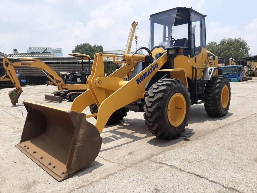 รถตัก KOMATSU WA100-7 ใหม่ล่าสุดจากญี่ปุ่น ใช้งานมาน้อย พร้อมใช้งาน ไม่เคยใช้ในไทย รถตัก KOMATSU WA100-7 ใหม่ล่าสุดจากญี่ปุ่น ใช้งานมาน้อย พร้อมใช้งาน ไม่เคยใช้ในไทย