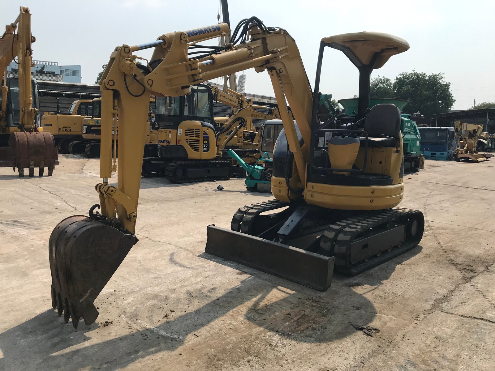 รถขุด KOMATSU PC28UU-2 ใช้งานมาน้อย สอบถามที่คุณชัญญา 0658844400 รถขุด KOMATSU PC28UU-2 ใช้งานมาน้อย สอบถามที่คุณชัญญา 0658844400