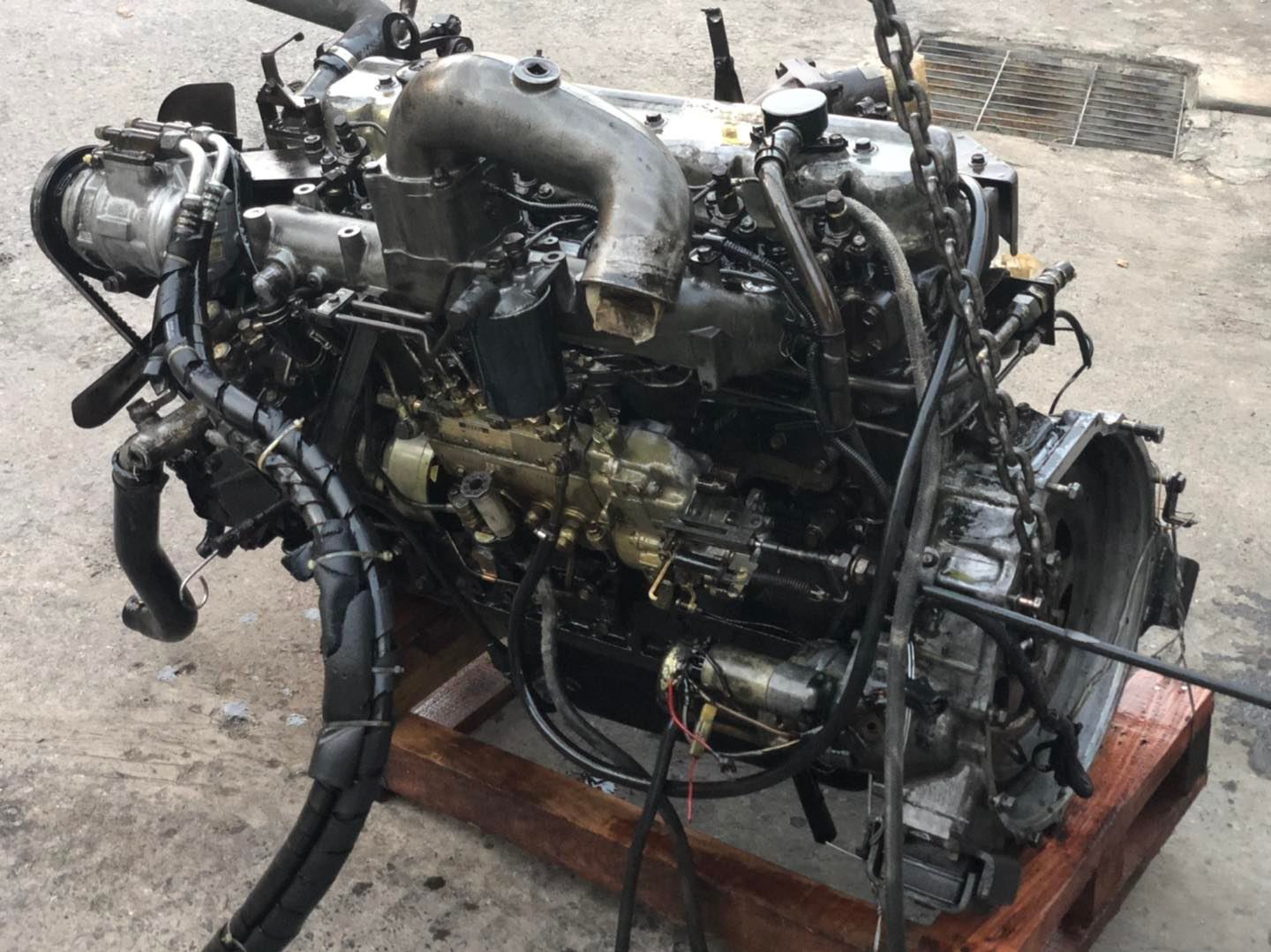 Nissan FE6 180 แรงม้า Nissan FE6 180 แรงม้า