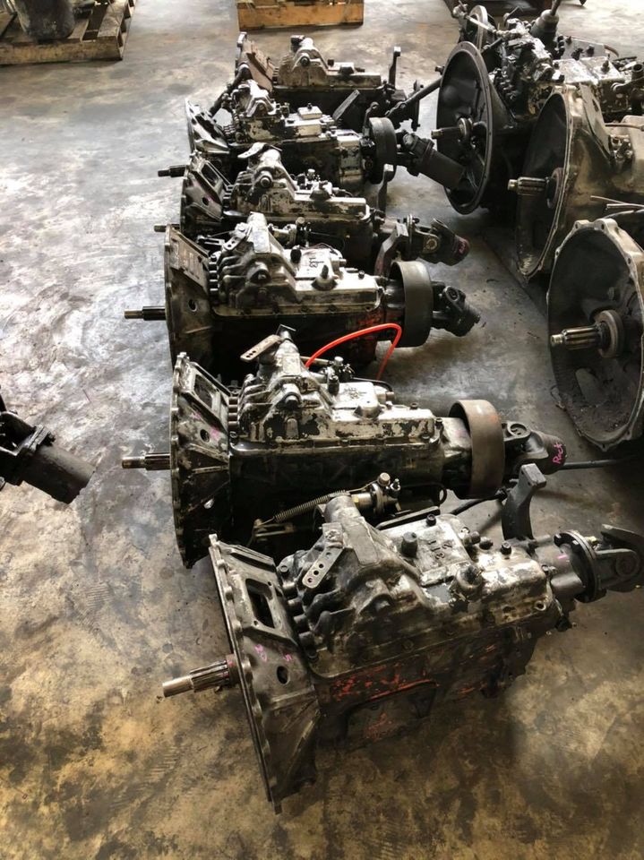 ขายเกียร์ Isuzu ร็อค เสื้อลาย