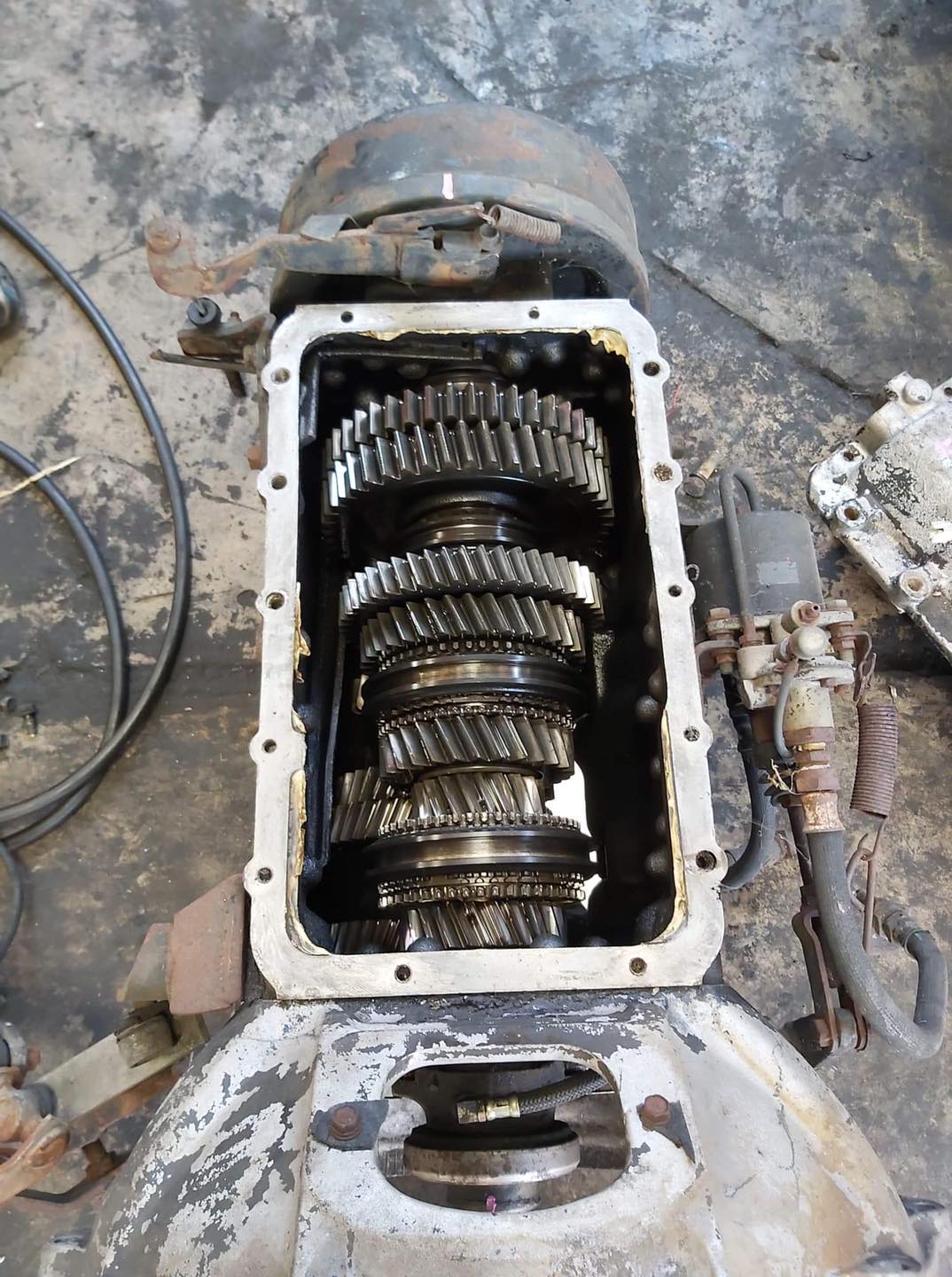 ขายเกียร์ Hino EK100 7เกียร์ถอย ขายเกียร์ Hino EK100 7เกียร์ถอย