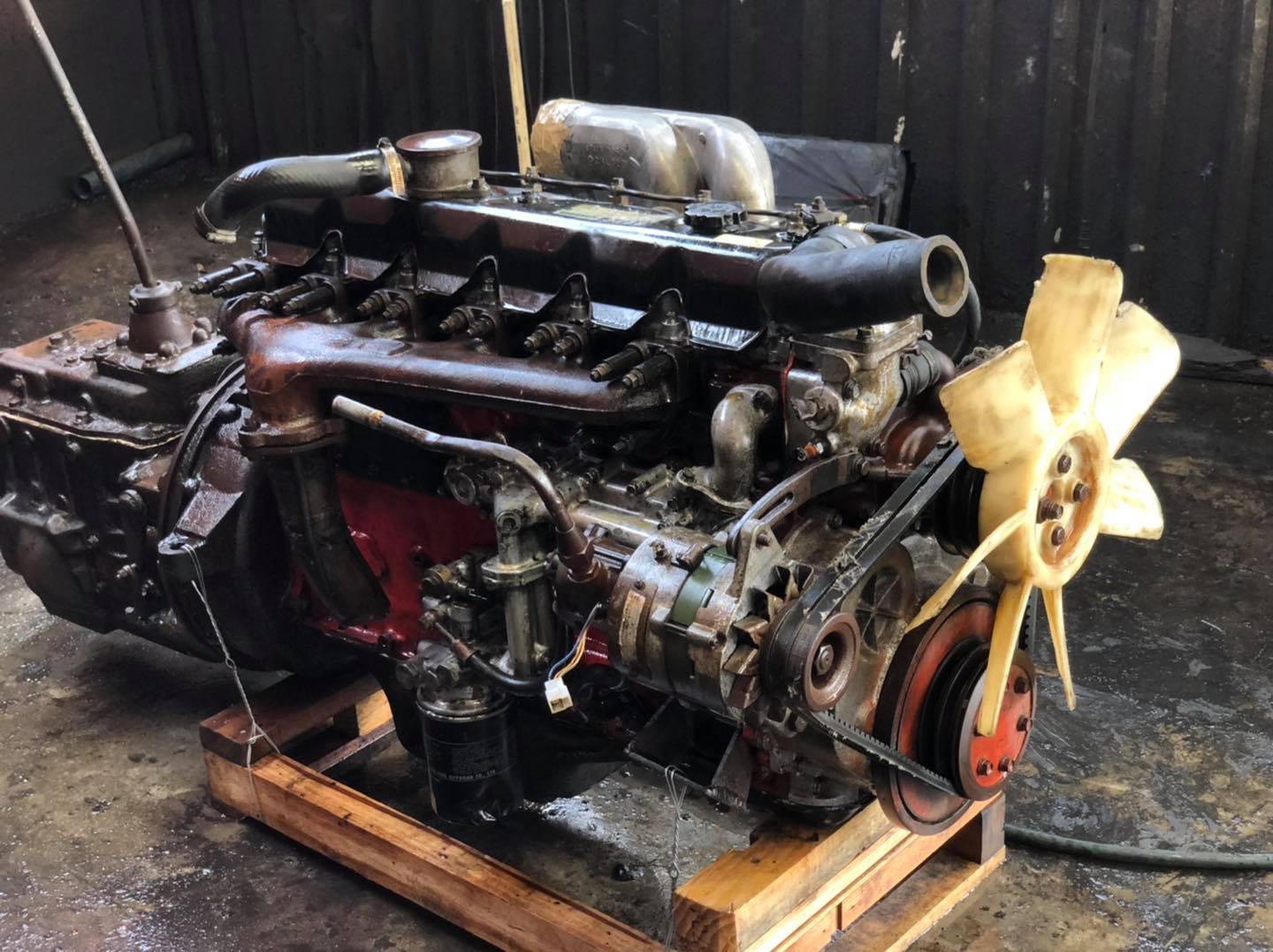 Hino HO7C ฝาดำ 185 แรงม้า ตัดหน้ายาว ไม่หลวม Hino HO7C ฝาดำ 185 แรงม้า ตัดหน้ายาว ไม่หลวม