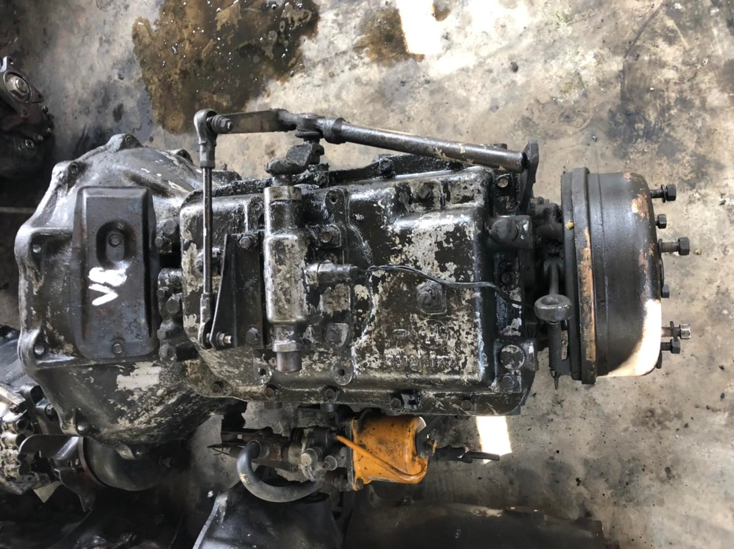 ขายเกียร์ Hino V8 6เกียร์รวมถอย ขายเกียร์ Hino V8 6เกียร์รวมถอย