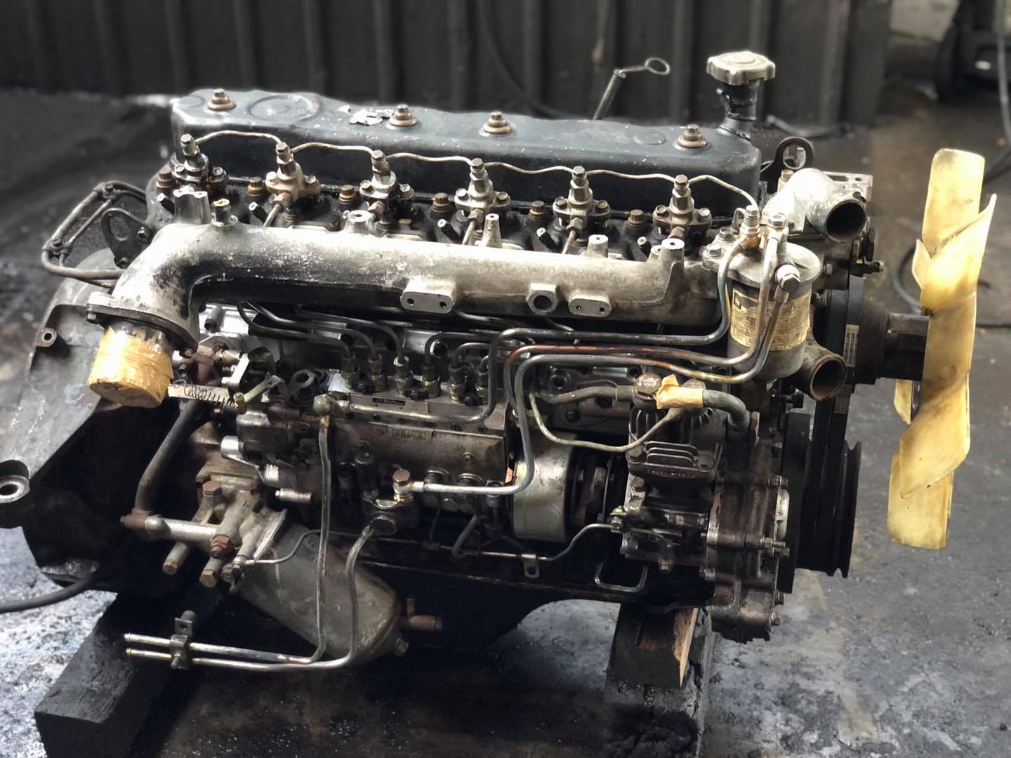 ขายเครื่อง Isuzu 6BD1 JCM ฝาดำ 165 แรง ขายเครื่อง Isuzu 6BD1 JCM ฝาดำ 165 แรง