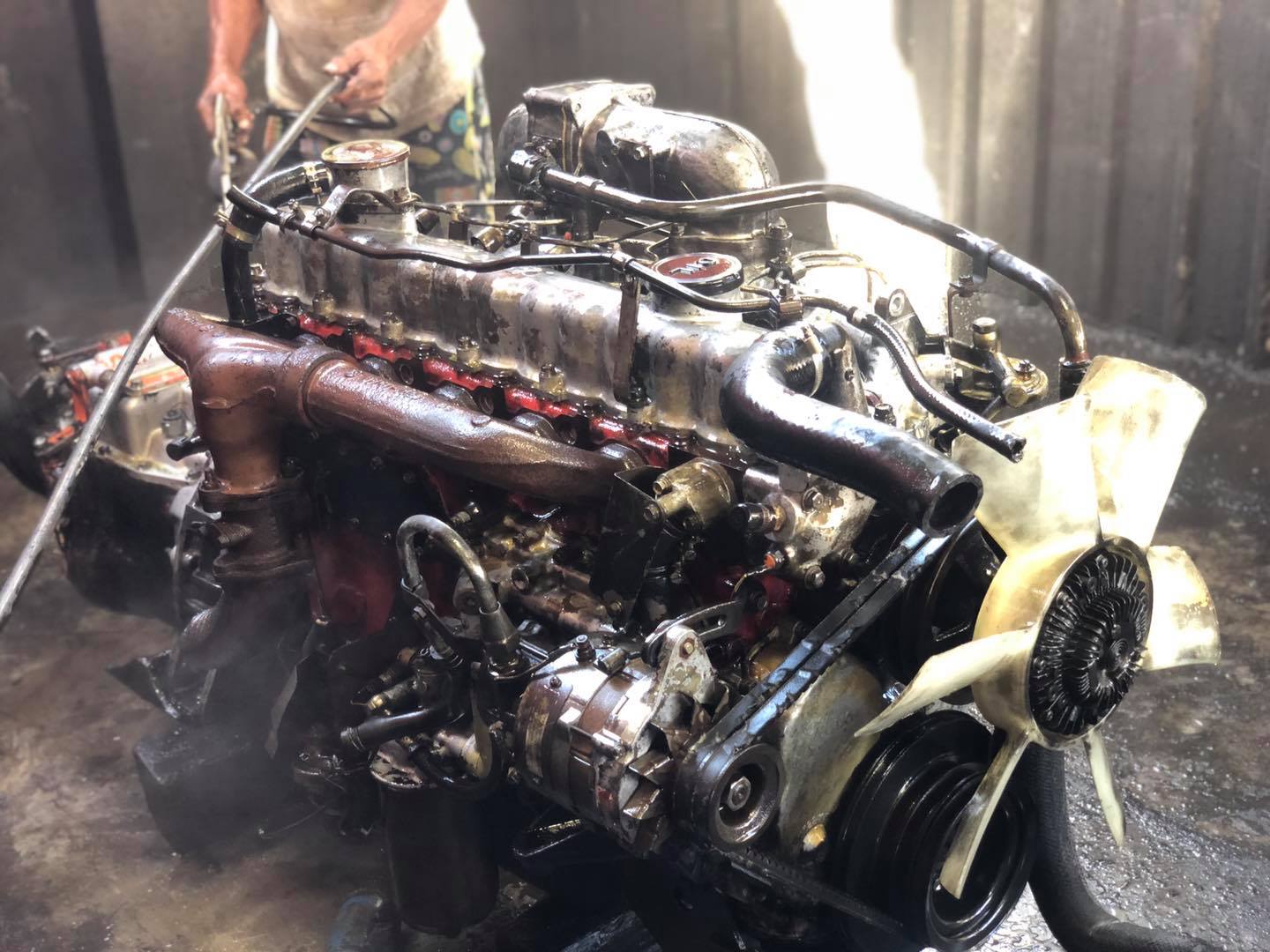 Hino EH500 160 แรงม้า ตัดรถหกล้อ สภาพดี Hino EH500 160 แรงม้า ตัดรถหกล้อ สภาพดี