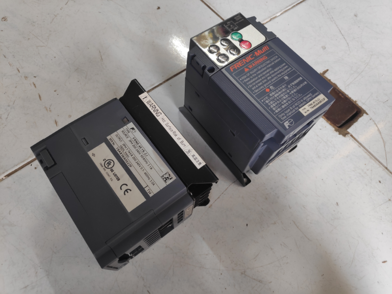 ขาย Inverter Fuji FRN0.4E1S-2J มี2ตัว