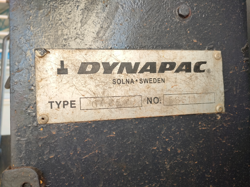 รถบด DYNAPAC F6L912 เพลาเดียว รถบด DYNAPAC F6L912 เพลาเดียว
