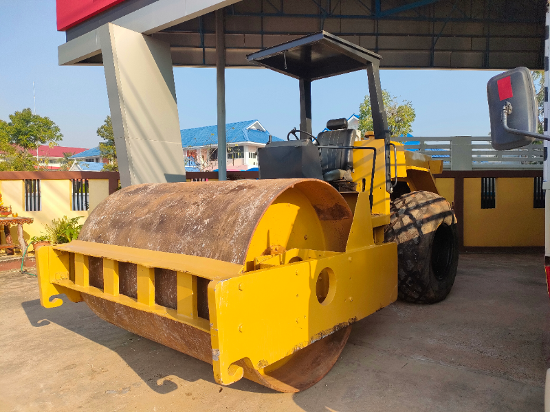 รถบด DYNAPAC F6L912 เพลาเดียว