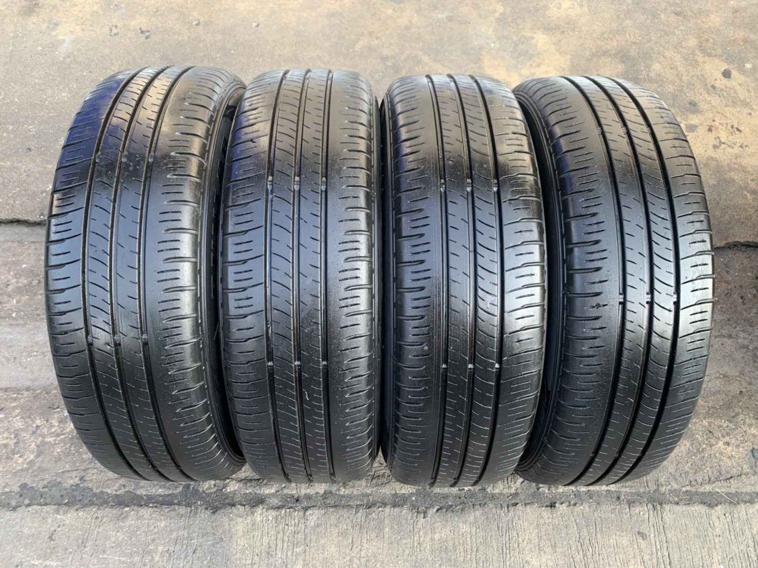 ล้อแม็ก 4รู114 Nissan Tida ขอบ 15 สีบอร์น พร้อมยาง 185-65-15 Dunlop ปี 17 ล้อแม็ก 4รู114 Nissan Tida ขอบ 15 สีบอร์น พร้อมยาง 185-65-15 Dunlop ปี 17