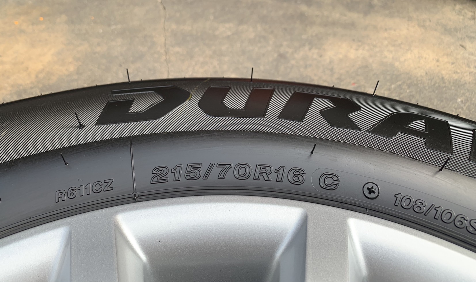 ล้อแม็กป้ายแดง ISUZU D-Max รุ่นใหม่ล่าสุด ขอบ 16 พร้อมยางป้ายแดง 215-70-16 Bridgestone ปี 21 ล้อแม็กป้ายแดง ISUZU D-Max รุ่นใหม่ล่าสุด ขอบ 16 พร้อมยางป้ายแดง 215-70-16 Bridgestone ปี 21