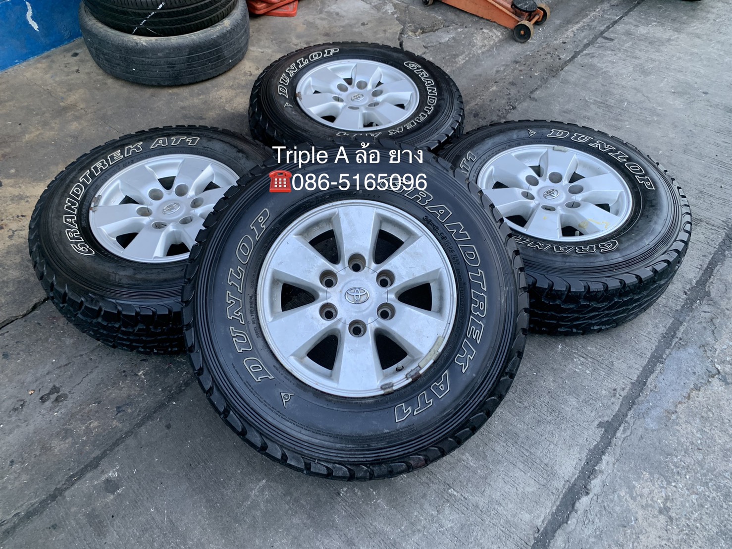 ล้อแม็ก Toyota Vigo Preruner ขอบ 15 พร้อมยาง 30x9.50R15 Dunlop