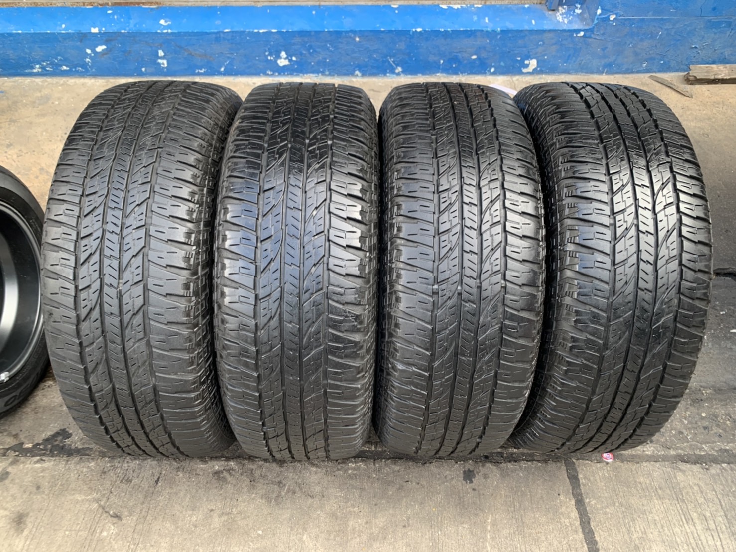 ล้อแม็ก Toyota Fortuner BMC ขอบ 17 สีเทาดำ พร้อมยาง 265-65-17 Yokohama ปี 18