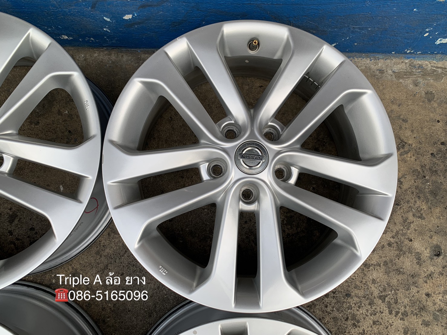 ล้อแม็ก 5รู114 Nissan Juke ขอบ 17 สีบอร์น ล้อแม็ก 5รู114 Nissan Juke ขอบ 17 สีบอร์น