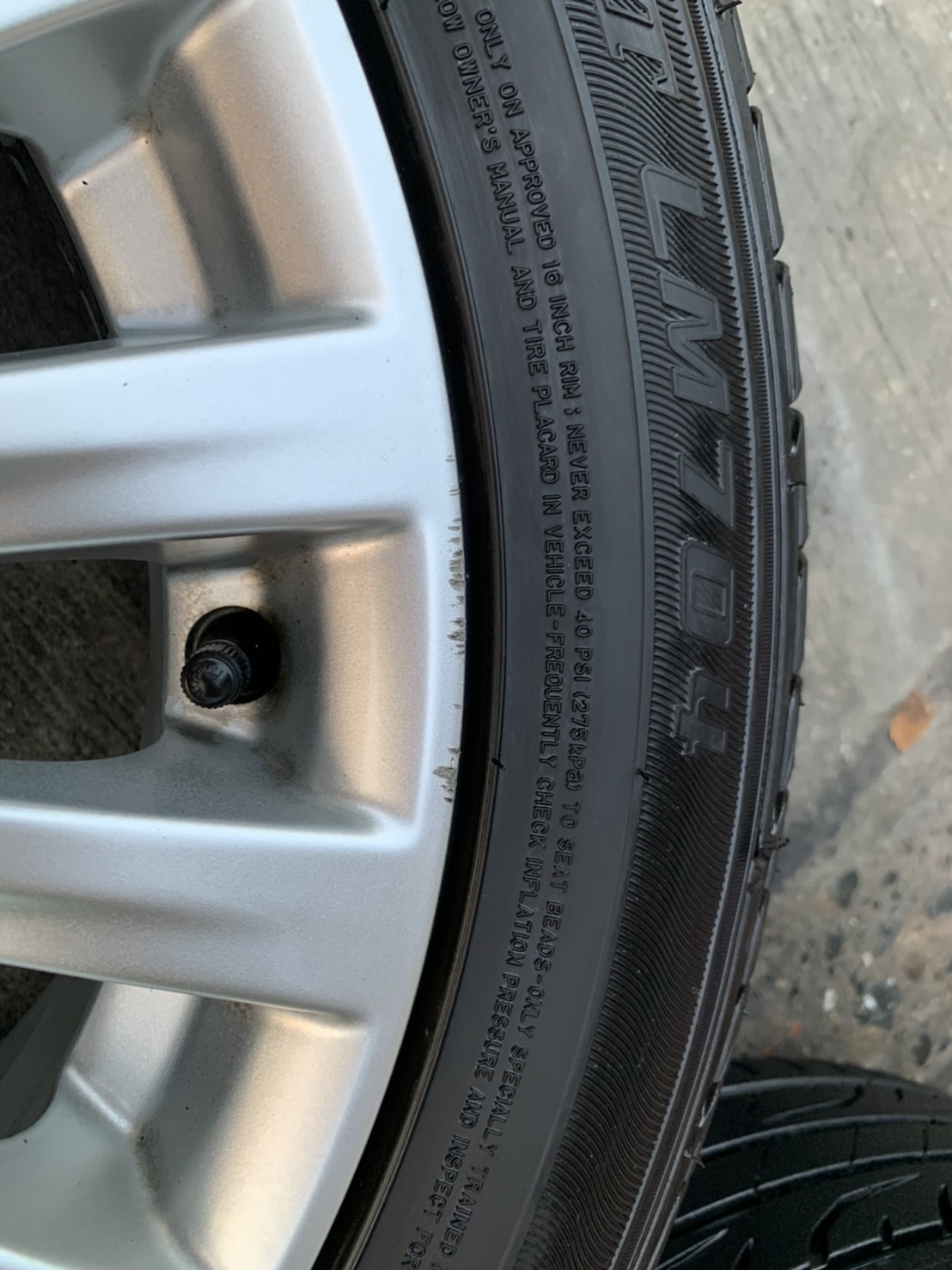ล้อแม็ก Suzuki Ciaz RS ขอบ 16 พร้อมยาง 195-55-16 Bridgestone ปี 17