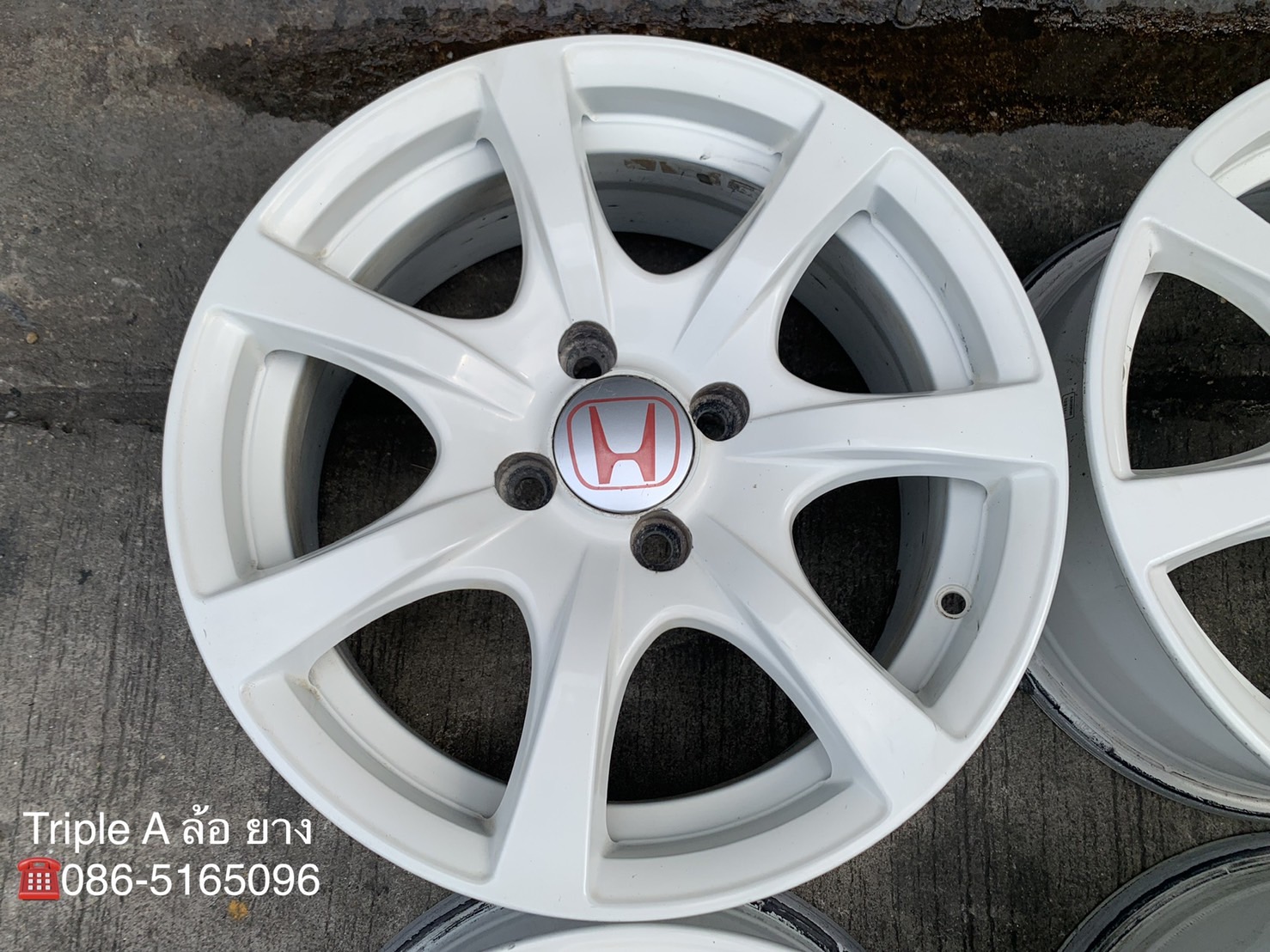 ล้อแม็ก Honda 4รู100 ขอบ 15 สีขาว ล้อแม็ก Honda 4รู100 ขอบ 15 สีขาว