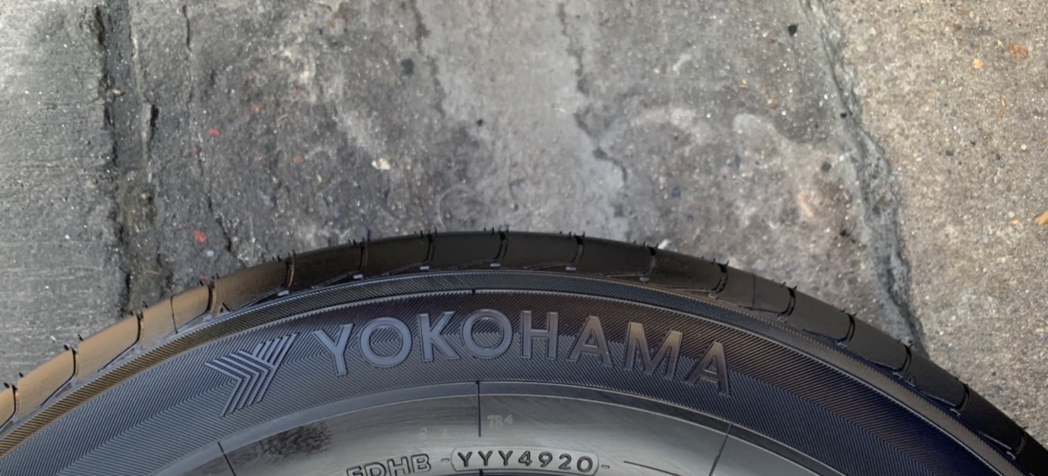 ยางป้ายแดง 215-65-16 Yokohama Made in JAPAN ปลายปี 20 ยางป้ายแดง 215-65-16 Yokohama Made in JAPAN ปลายปี 20
