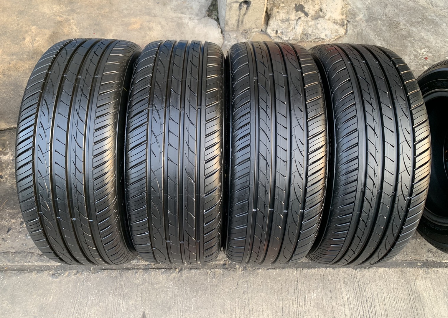 ล้อแม็กป้ายแดง Honda Civic FC ขอบ 16 สีเทาหน้าเงา พร้อมยางป้ายแดง 215-55-16 Hankook ปลายปี 20 ใหม่กร ล้อแม็กป้ายแดง Honda Civic FC ขอบ 16 สีเทาหน้าเงา พร้อมยางป้ายแดง 215-55-16 Hankook ปลายปี 20 ใหม่กร