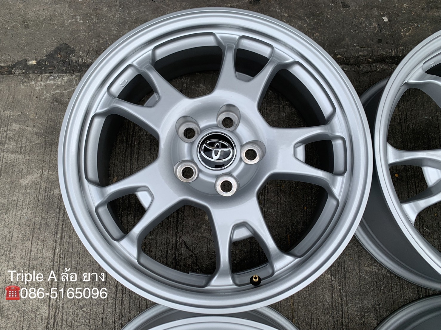 ล้อแม็กป้ายแดง 5รู114 Toyota Corolla Cross รุ่นใหม่ล่าสุด ขอบ 17 สวยกริ๊บ ล้อแม็กป้ายแดง 5รู114 Toyota Corolla Cross รุ่นใหม่ล่าสุด ขอบ 17 สวยกริ๊บ
