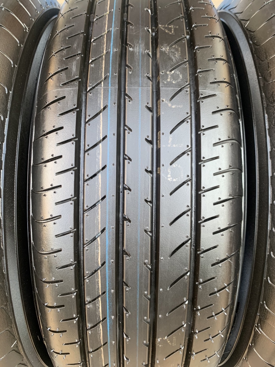 ยางป้ายแดง 215-65-16 Yokohama Made in JAPAN ปลายปี 20