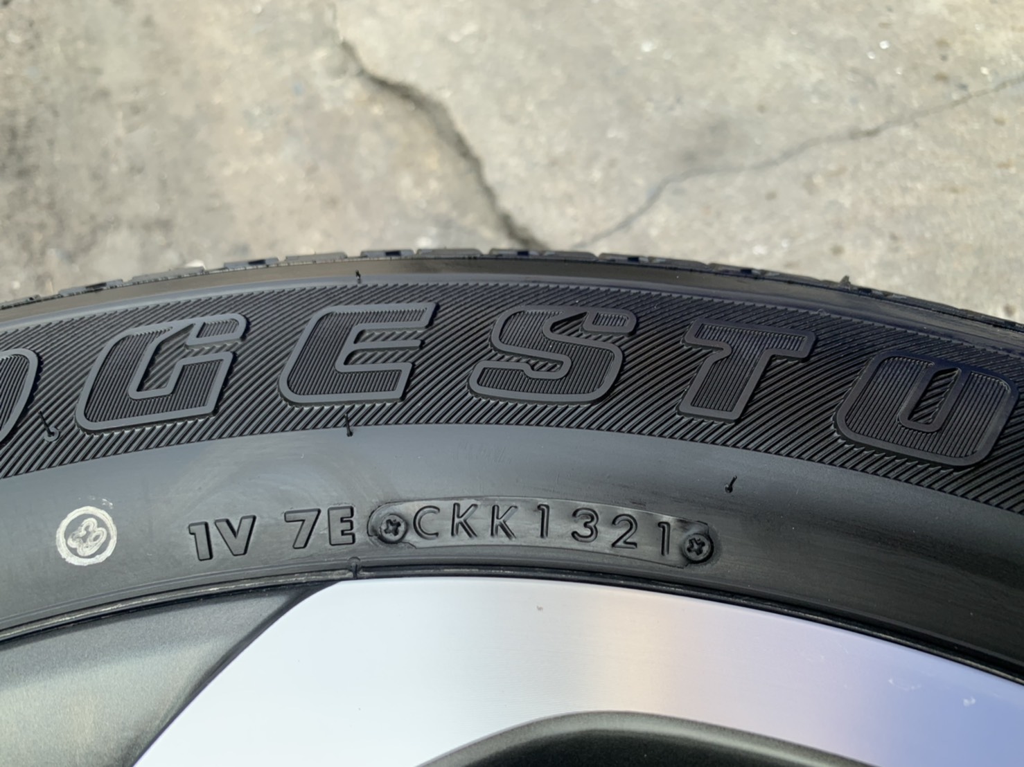 ล้อแม็กป้ายแดง ISUZU MU-X รุ่นใหม่ล่าสุด ขอบ 20 พร้อมยางป้ายแดง 265-50-20 Bridgestone ปี 21 สวยกริ๊บๆ