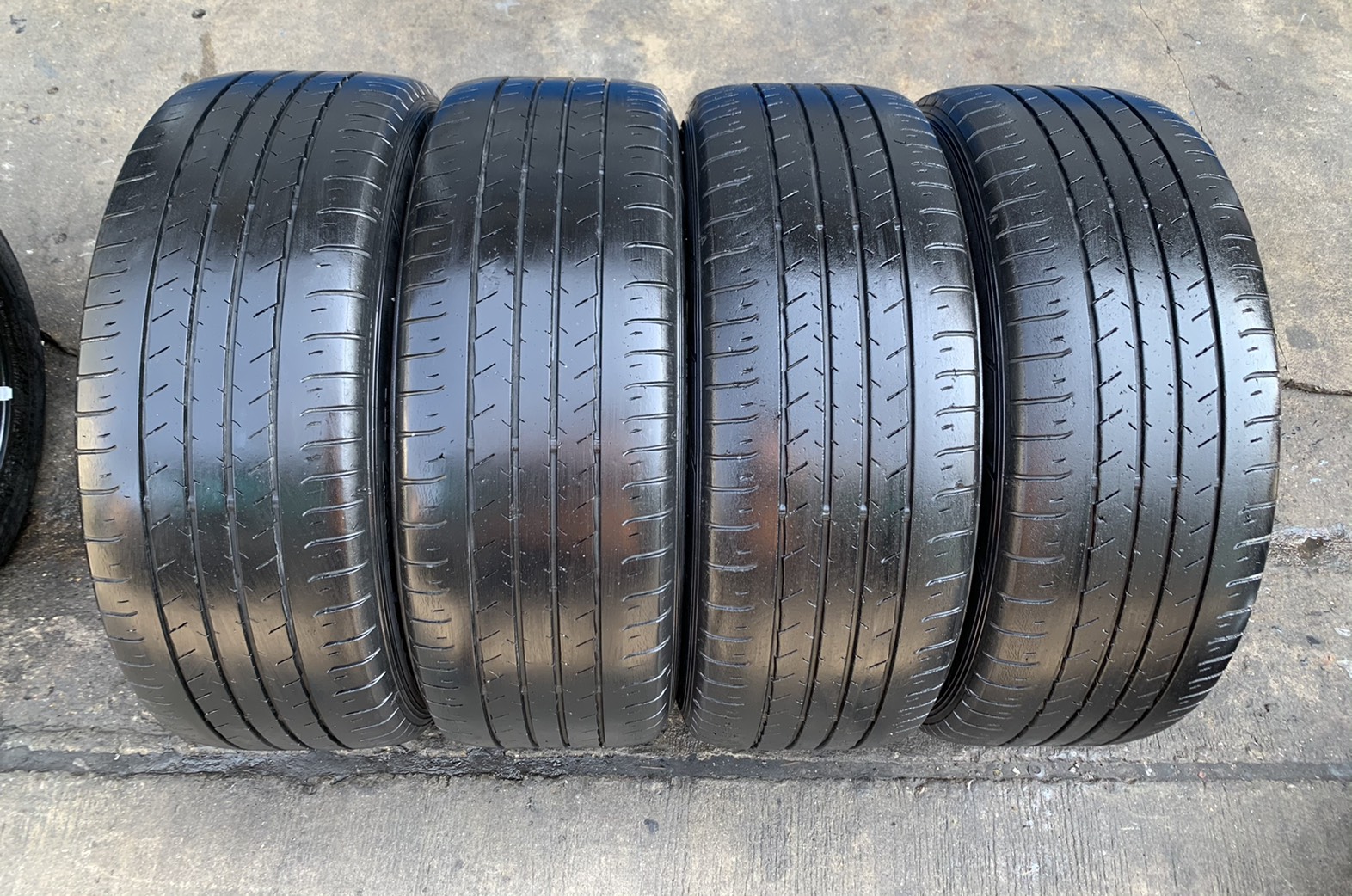 ล้อแม็ก 5รู114 Honda HRV ขอบ 17 สีบอร์นเงิน แถมยาง 215-55-17 Dunlop ปี 15 ล้อแม็ก 5รู114 Honda HRV ขอบ 17 สีบอร์นเงิน แถมยาง 215-55-17 Dunlop ปี 15