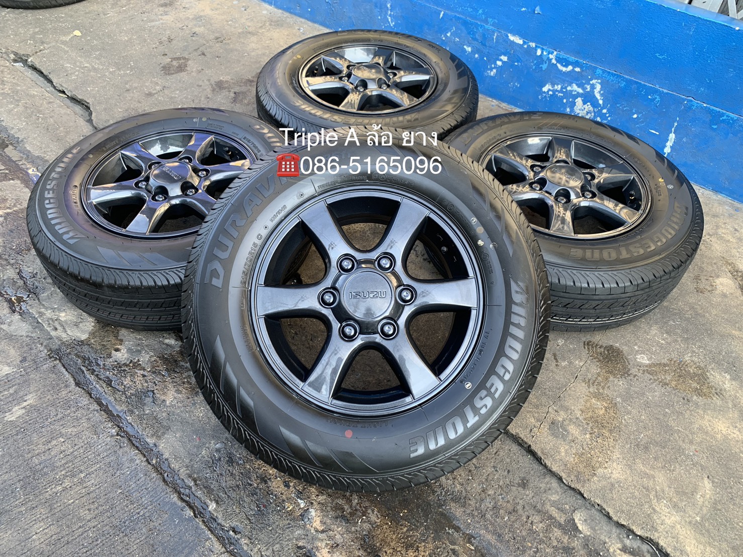 ล้อแม็ก ISUZU D-MAX Platinum ขอบ 15 สีเทากัน พร้อมยางป้ายแดง 215-70-15 Bridgestone สวยกริ๊บๆ
