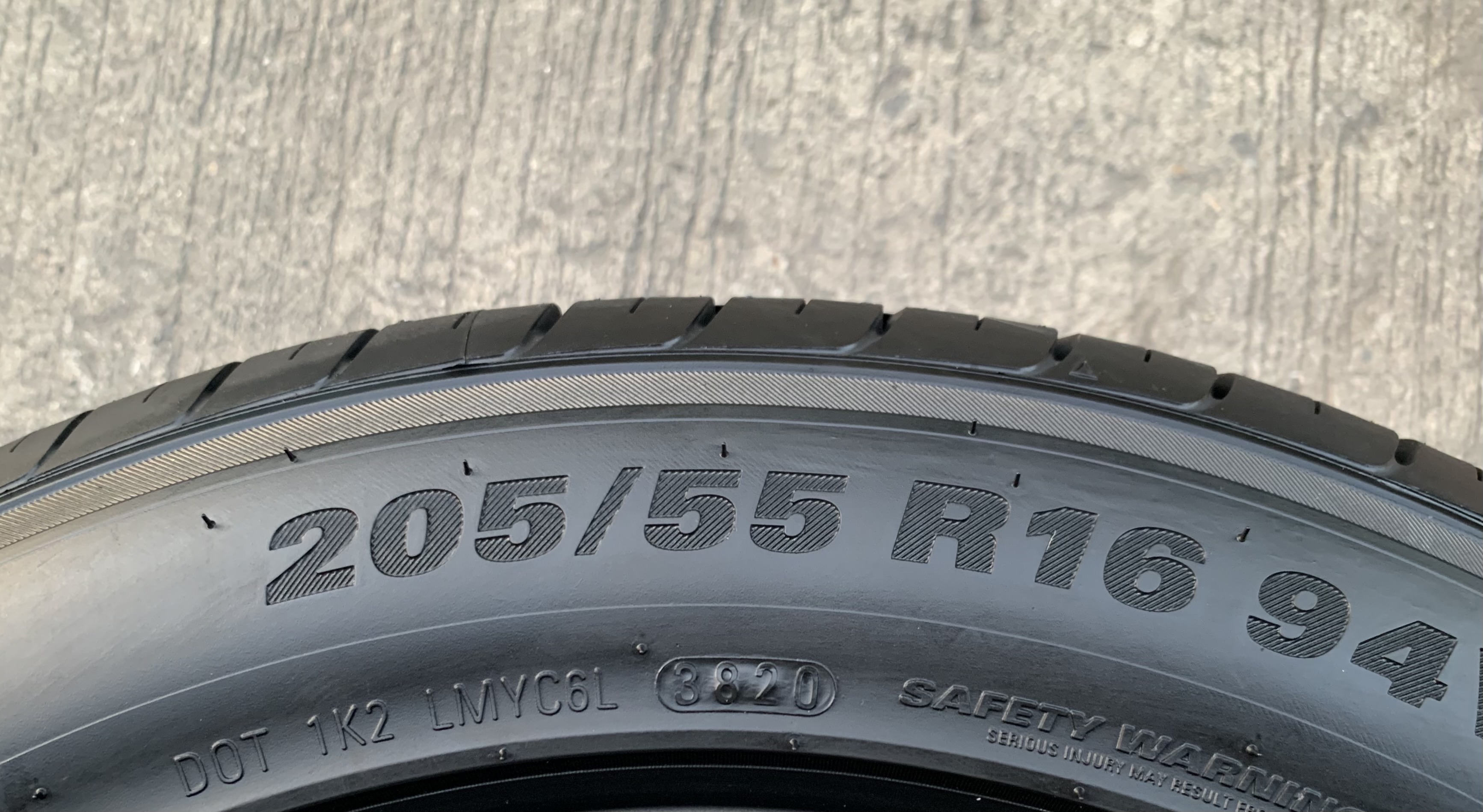 ยางใหม่ 205-55-16 KUMHO ปี 20 ใหม่ๆ กริ๊บๆ ยางใหม่ 205-55-16 KUMHO ปี 20 ใหม่ๆ กริ๊บๆ