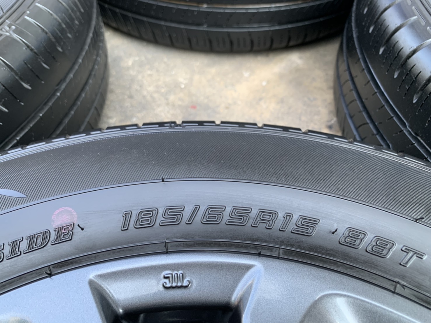 ล้อแม็ก Mazda 2 Skyactiv ขอบ 15 สีดำ มิดไนท์ พร้อมยาง 185-65-15 Dunlop ปลายปี 19 สภาพน้องๆป้ายแดง ล้อแม็ก Mazda 2 Skyactiv ขอบ 15 สีดำ มิดไนท์ พร้อมยาง 185-65-15 Dunlop ปลายปี 19 สภาพน้องๆป้ายแดง