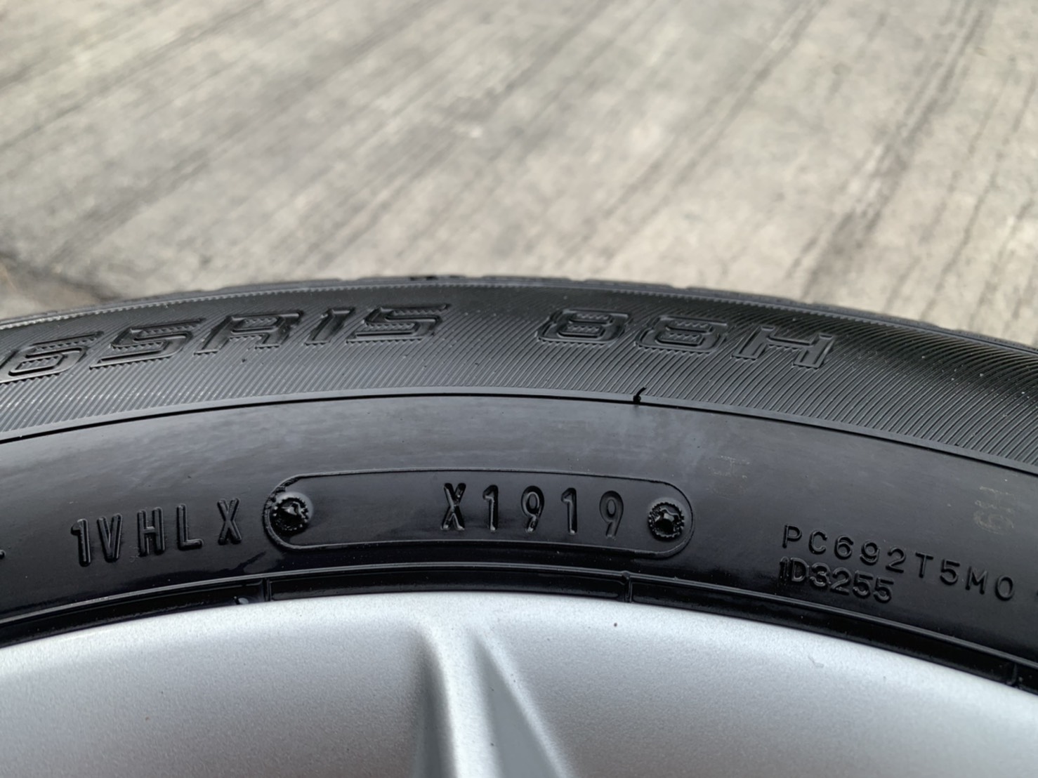 ล้อแม็ก Nissan Note ขอบ 15 พร้อมยาง 185-65-15 Dunlop ปี 19 สภาพสวย ล้อแม็ก Nissan Note ขอบ 15 พร้อมยาง 185-65-15 Dunlop ปี 19 สภาพสวย