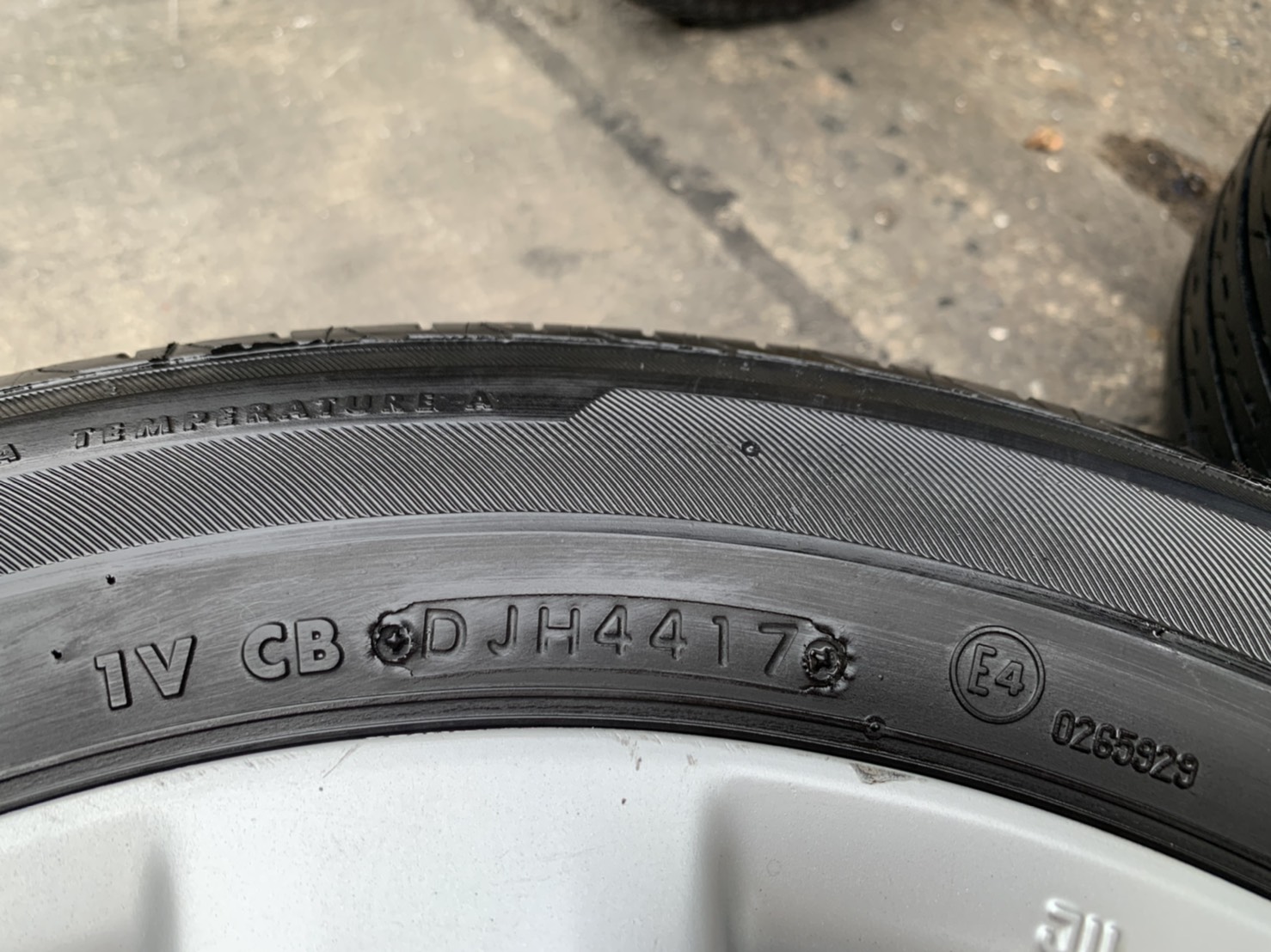 ล้อแม็ก 5รู100 Toyota Altis ขอบ 15 พร้อมยาง 195-60-15 Bridgestone ปลายปี 17 ล้อแม็ก 5รู100 Toyota Altis ขอบ 15 พร้อมยาง 195-60-15 Bridgestone ปลายปี 17