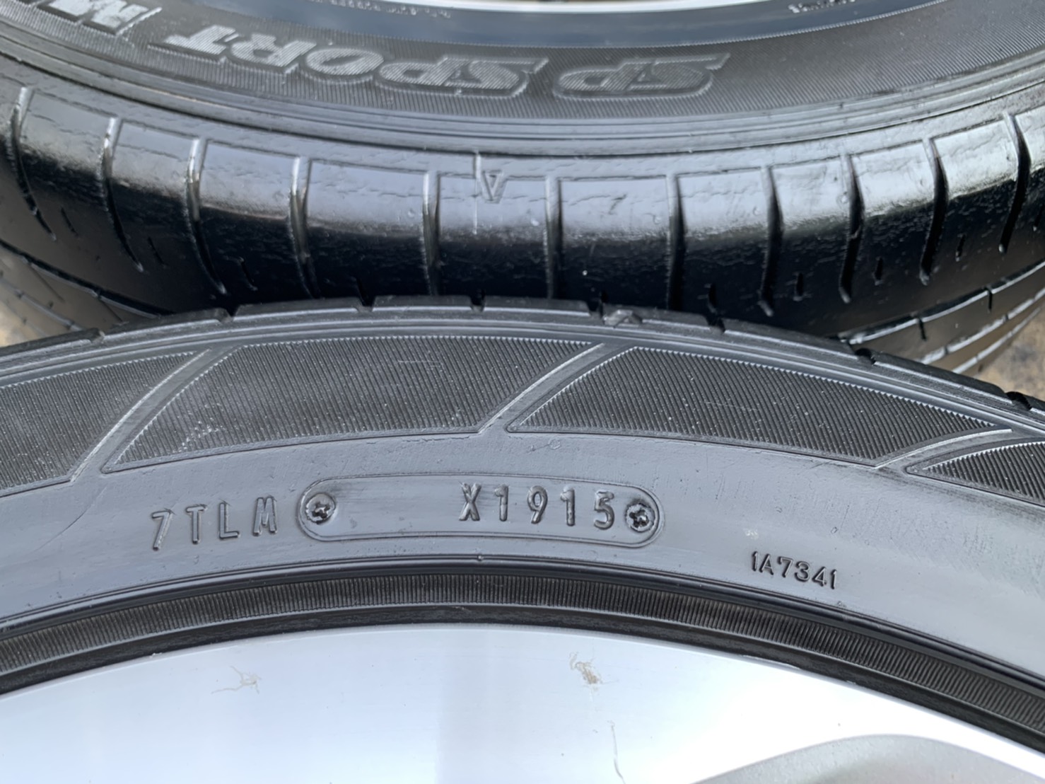 ล้อแม็ก 5รู114 Honda HRV ขอบ 17 สีบอร์นเงิน แถมยาง 215-55-17 Dunlop ปี 15 ล้อแม็ก 5รู114 Honda HRV ขอบ 17 สีบอร์นเงิน แถมยาง 215-55-17 Dunlop ปี 15