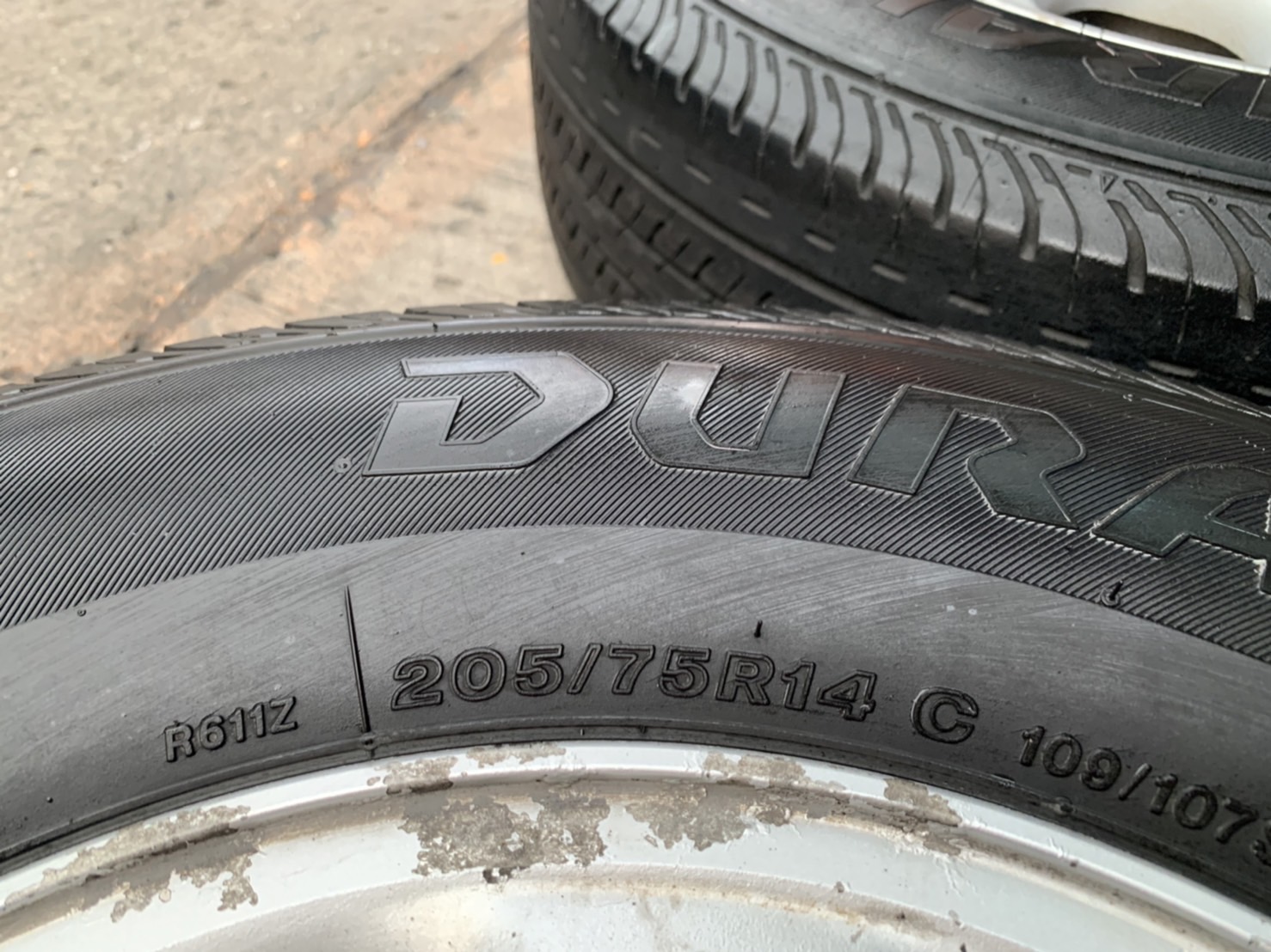 ล้อแม็ก ISUZU ขอบ 14 แถมยาง 205-75-14 Bridgestone ปลายปี 14 ล้อแม็ก ISUZU ขอบ 14 แถมยาง 205-75-14 Bridgestone ปลายปี 14