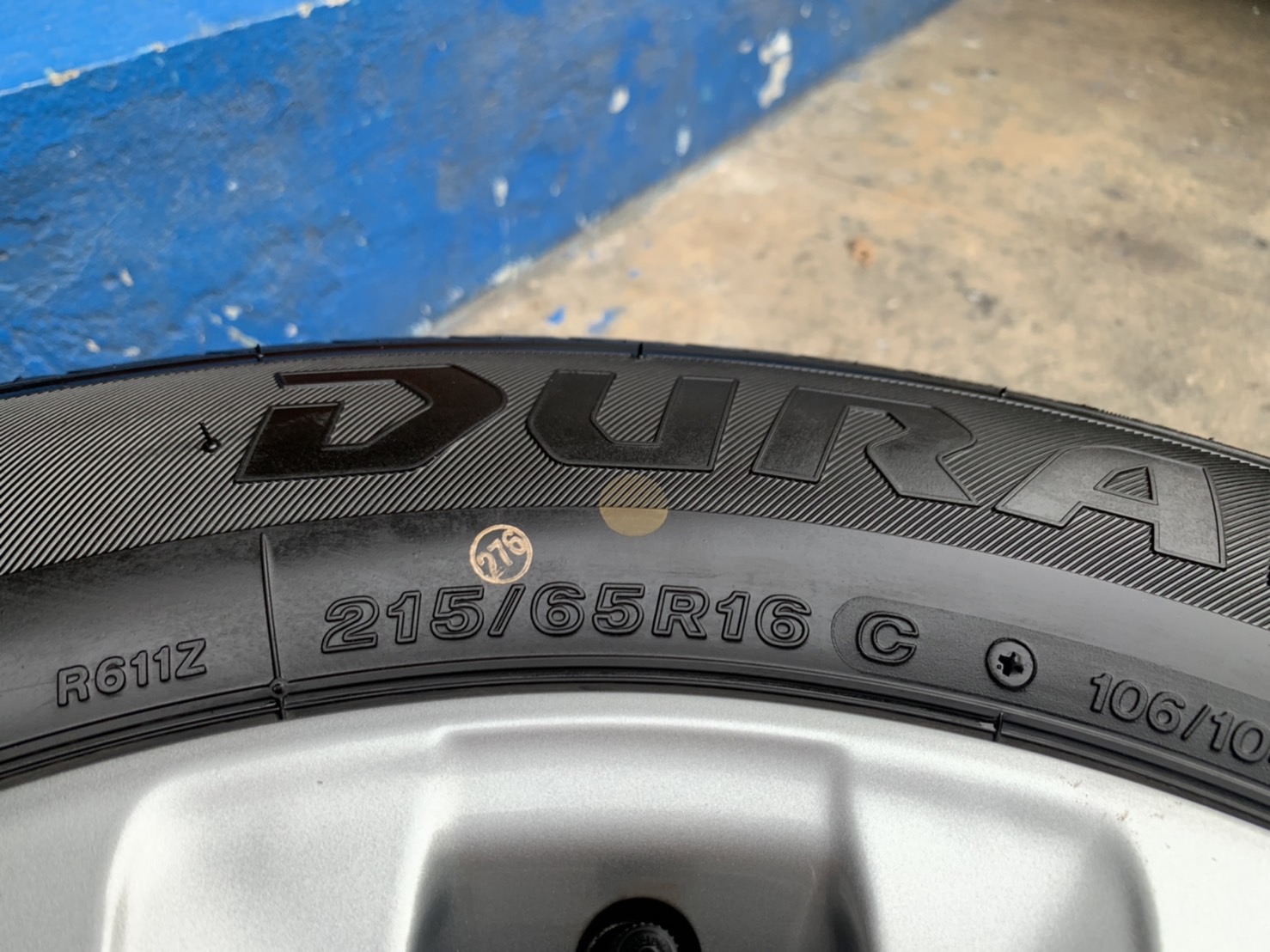 ล้อแม็กป้ายแดง Toyota Revo ขอบ 16 พร้อมยางป้ายแดง 215-65-16 Bridgestone ปี 21 สวยกริ๊บ ล้อแม็กป้ายแดง Toyota Revo ขอบ 16 พร้อมยางป้ายแดง 215-65-16 Bridgestone ปี 21 สวยกริ๊บ